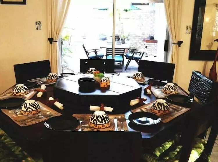 Bhangazi Lodge Bed & Breakfast