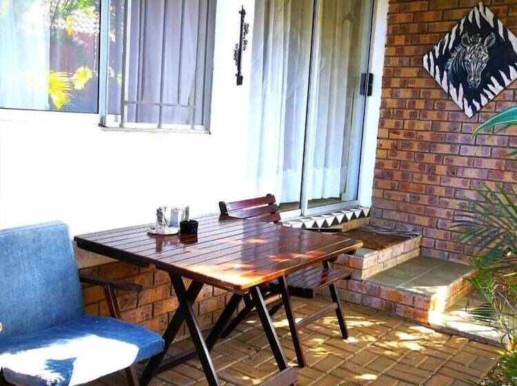 Bhangazi Lodge Bed & Breakfast