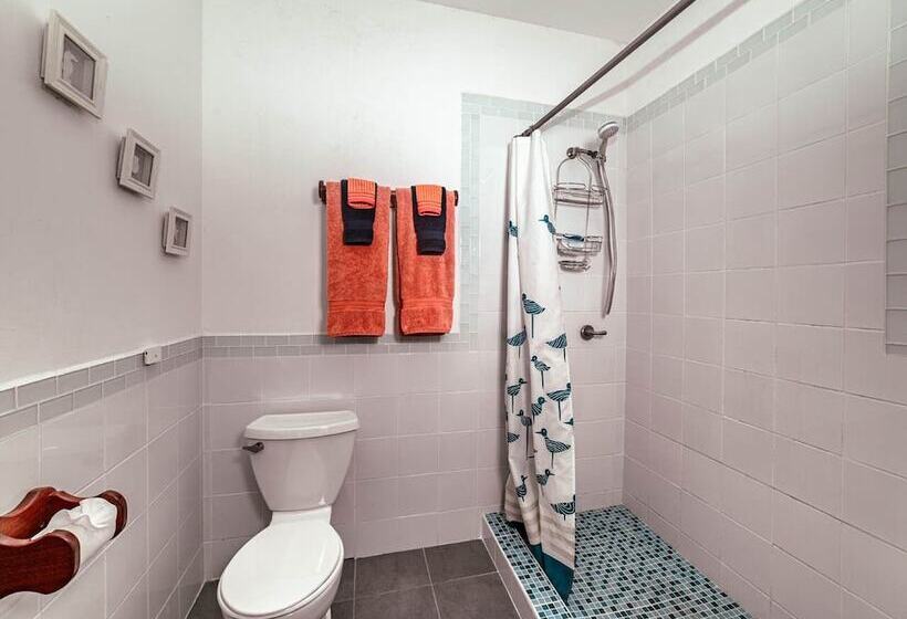 هتل Cocolobo Resort