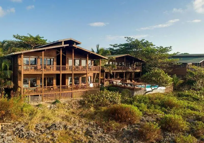هتل Cocolobo Resort