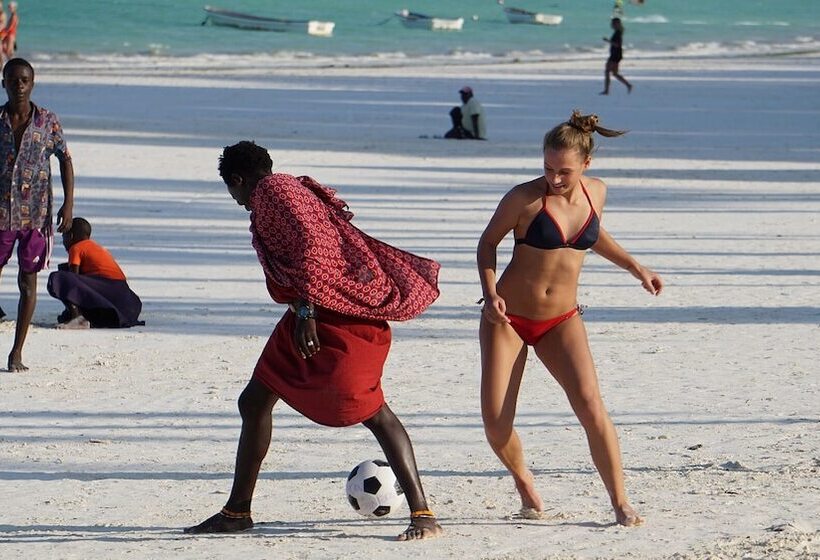 فندق Paje By Night Bungalows