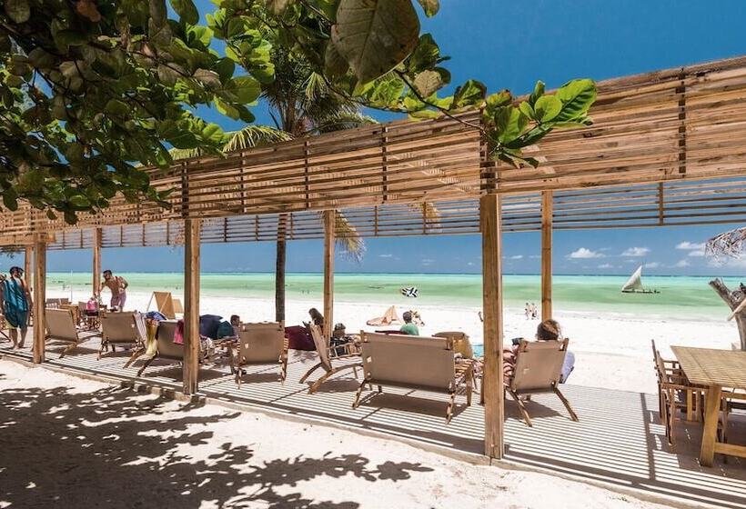 فندق Paje By Night Bungalows