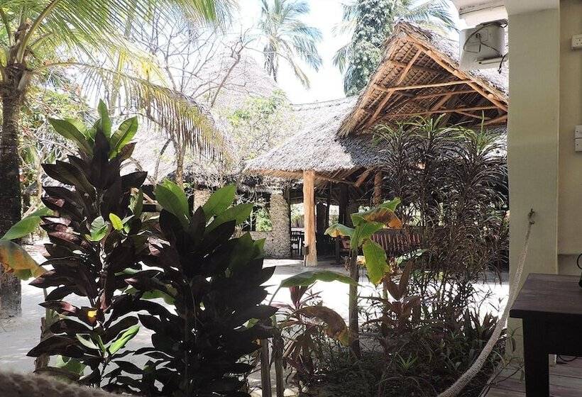 فندق Paje By Night Bungalows