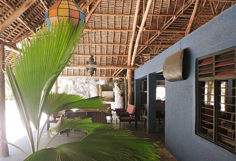 فندق Paje By Night Bungalows