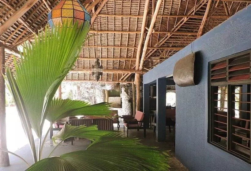 ホテル Paje By Night Bungalows