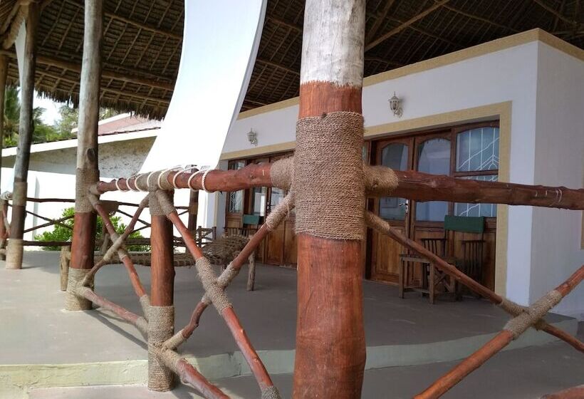 فندق Panga Chumvi Beach Resort