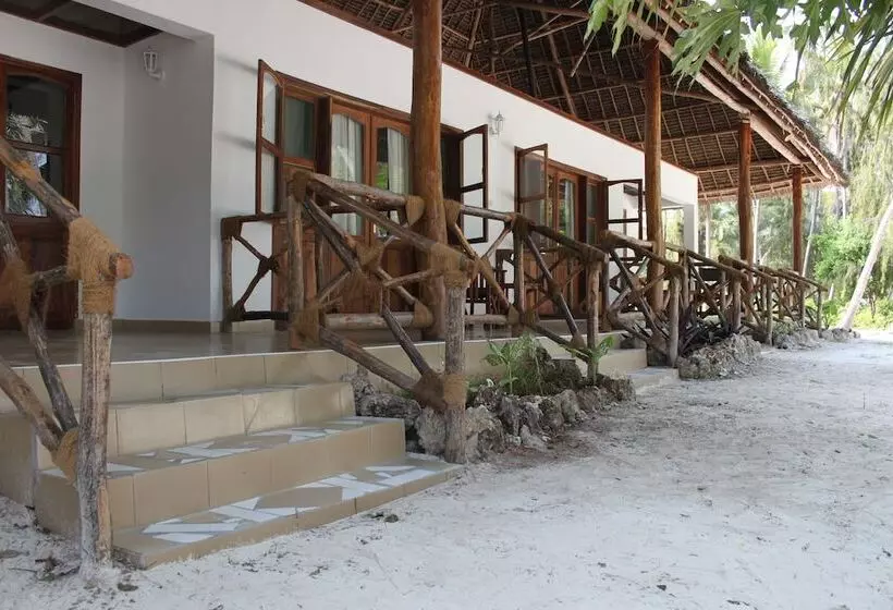 Hotelli Panga Chumvi Beach Resort