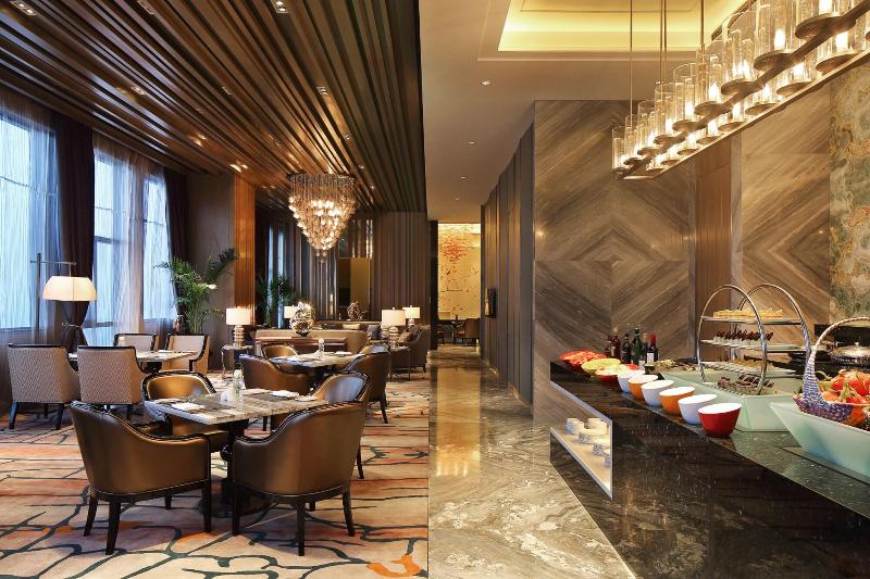 Отель Wanda Realm Dongying