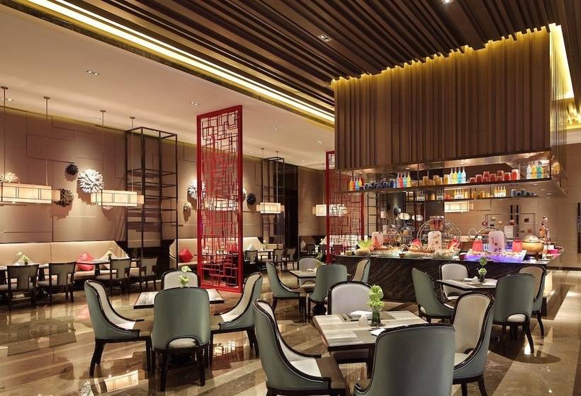 Отель Wanda Realm Dongying