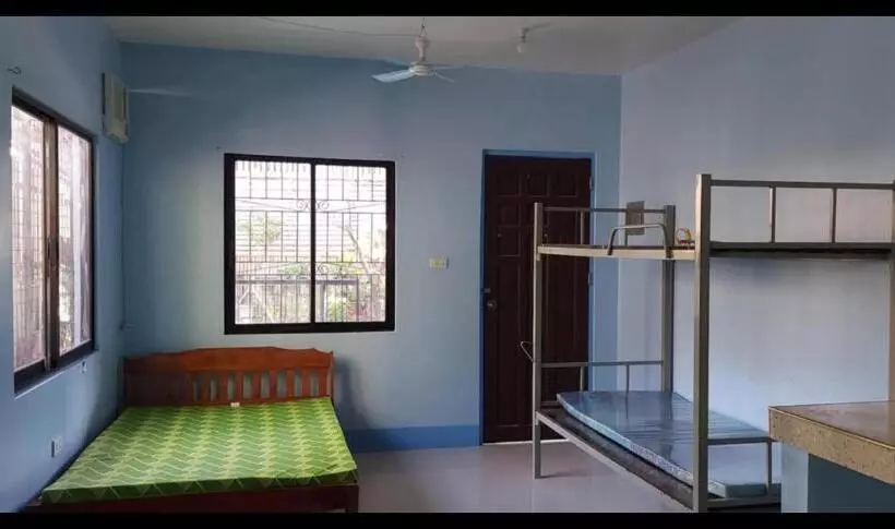 هاستل Art J S Traveller S Inn
