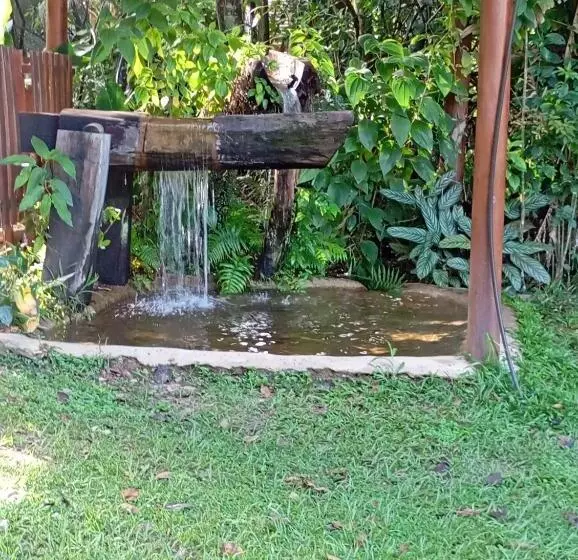 Retkeilymaja Pousada E Camping Claro Casa De Pedra De Delfinópolis  Mg