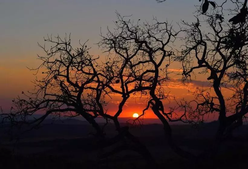 Retkeilymaja Pousada E Camping Claro Casa De Pedra De Delfinópolis  Mg