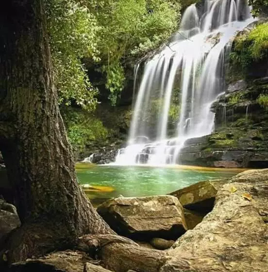Retkeilymaja Pousada E Camping Claro Casa De Pedra De Delfinópolis  Mg