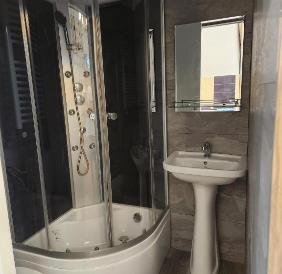 تختخواب و صبحانه Luxinn