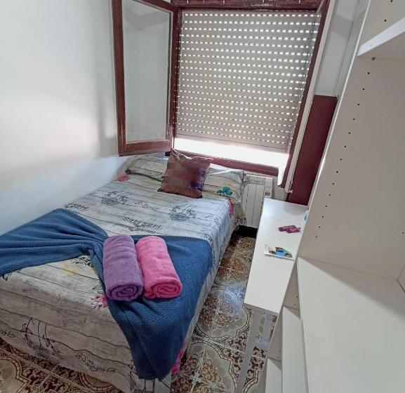 تختخواب و صبحانه Paralelo Rooms