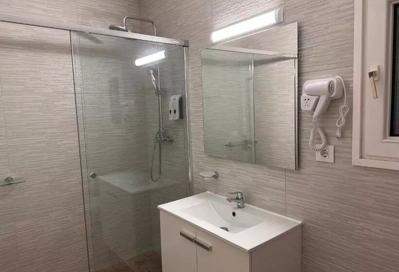 تختخواب و صبحانه Villa Iri Habitación N 2 Con Un Baño Compartido , Balcón