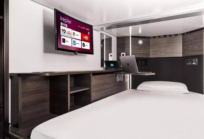 هتل کپسول Kepler Club Riga Airport Hotel   Landside Public Area