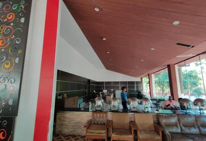 Hotell Orchard Resort By Vaishali Group