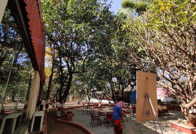 Hotell Orchard Resort By Vaishali Group