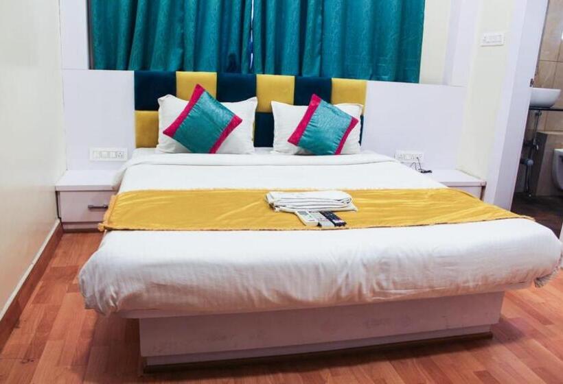 酒店 Parashar Check In