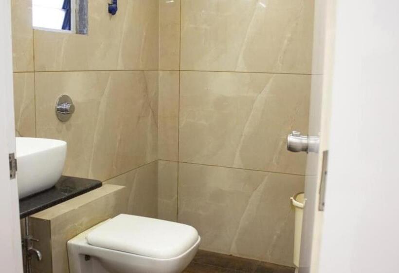 酒店 Parashar Check In