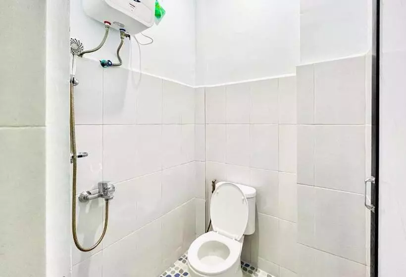 ホテル Reddoorz At Mg House Siantar Timur