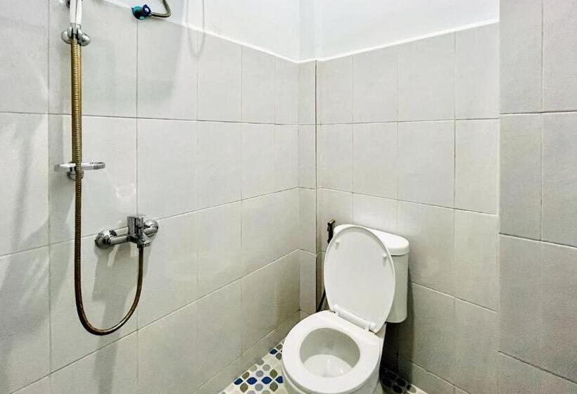 هتل Reddoorz At Mg House Siantar Timur