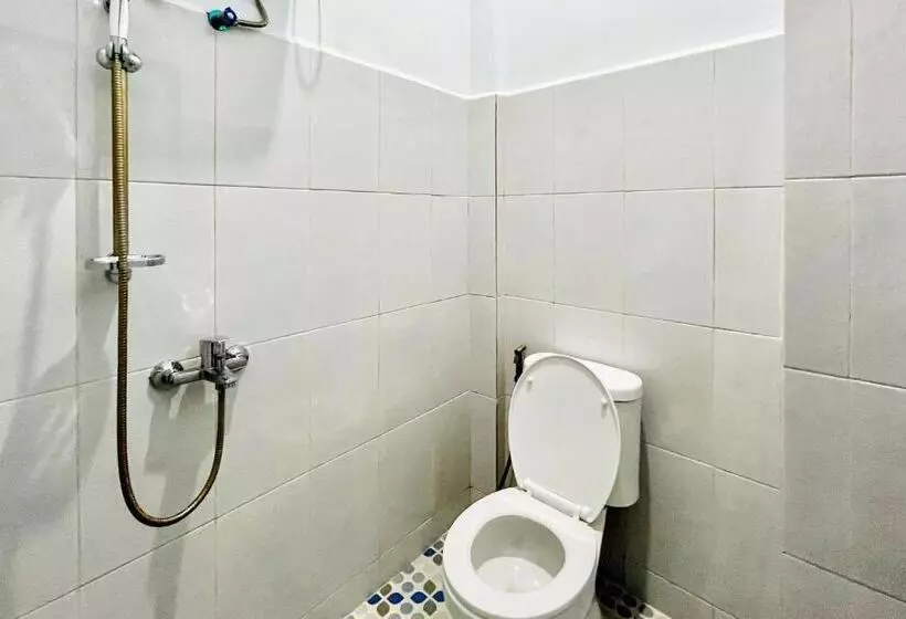 ホテル Reddoorz At Mg House Siantar Timur