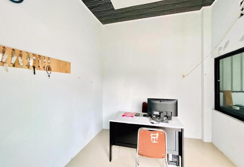 בית מלון כפרי Reddoorz At Mg House Siantar Timur