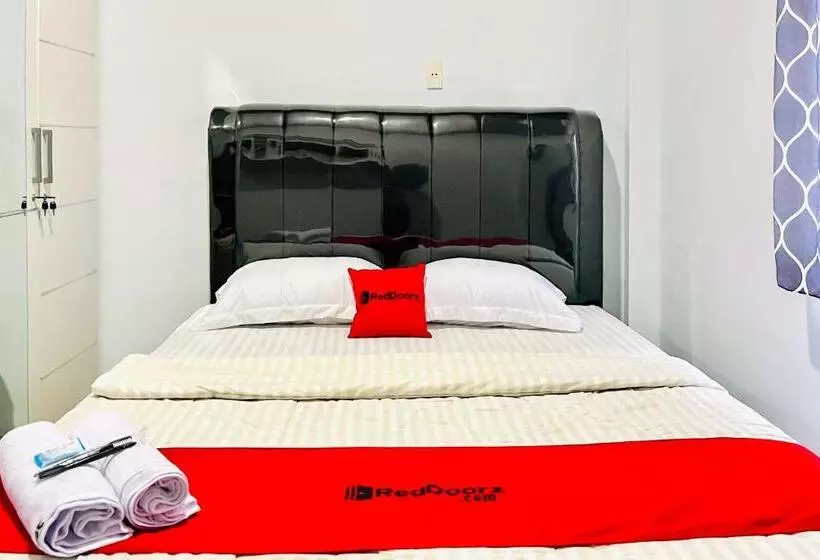 ホテル Reddoorz At Mg House Siantar Timur