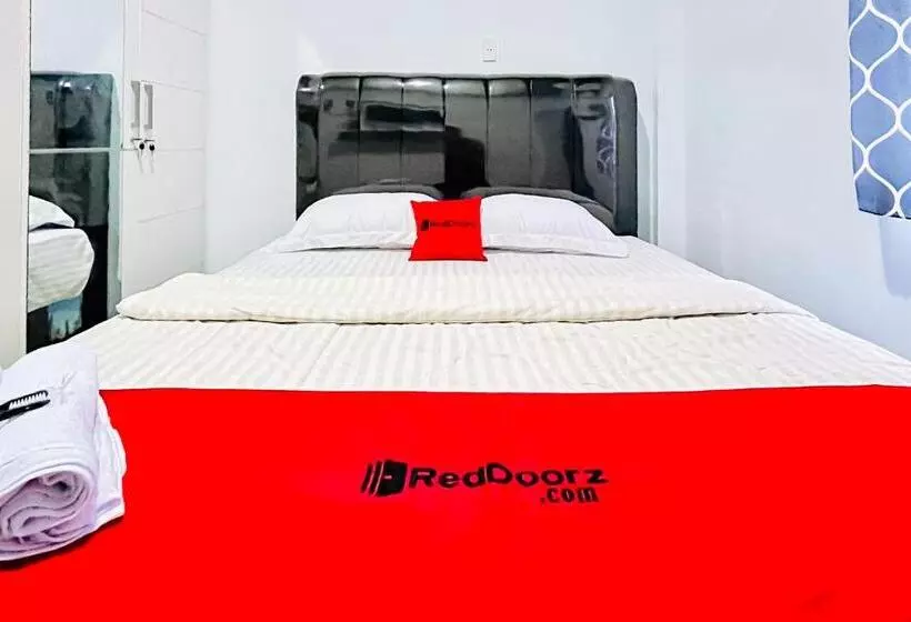 ホテル Reddoorz At Mg House Siantar Timur