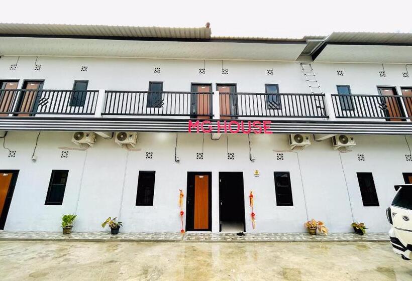 هتل Reddoorz At Mg House Siantar Timur