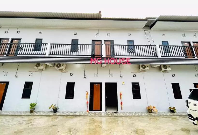 ホテル Reddoorz At Mg House Siantar Timur