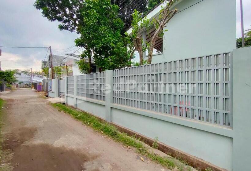 Отель Saijaan Guesthouse Unej Redpartner