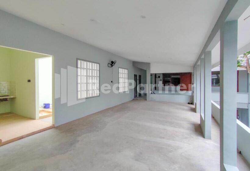 Отель Saijaan Guesthouse Unej Redpartner