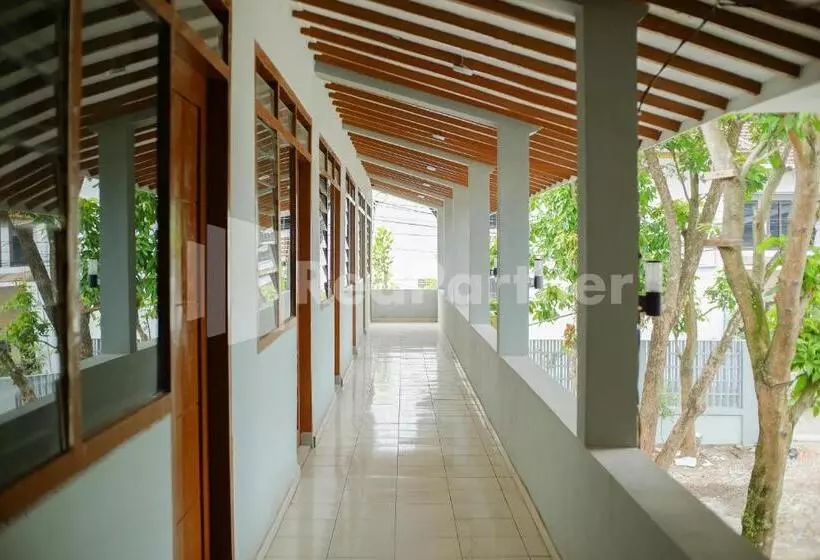 هتل Saijaan Guesthouse Unej Redpartner