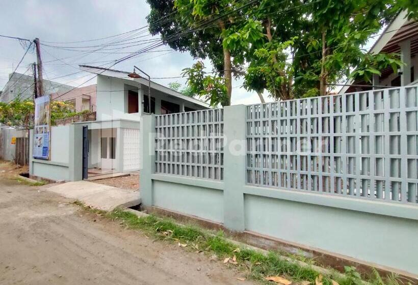 Отель Saijaan Guesthouse Unej Redpartner