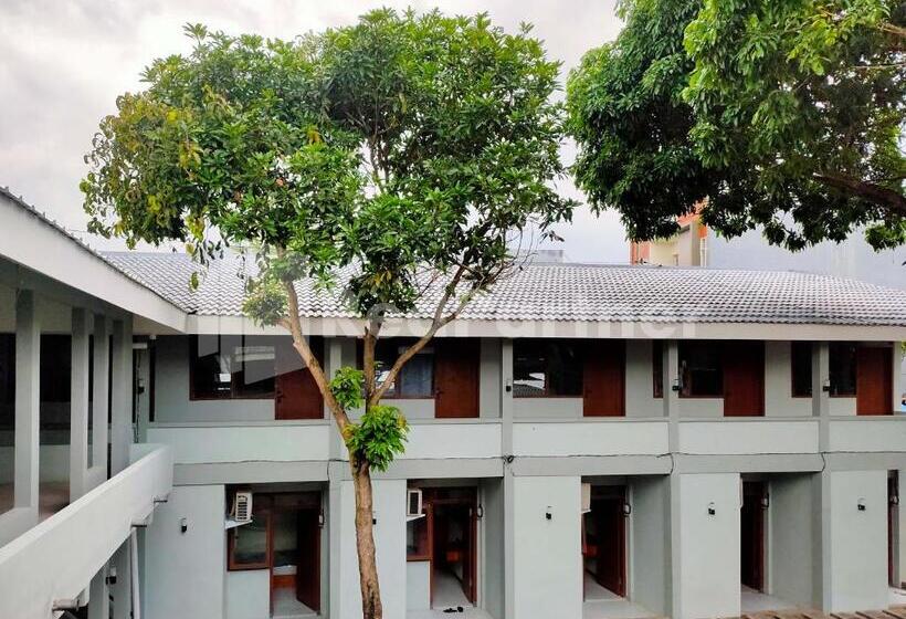 Отель Saijaan Guesthouse Unej Redpartner