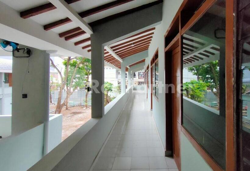 Отель Saijaan Guesthouse Unej Redpartner