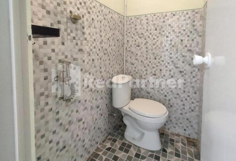 Отель Saijaan Guesthouse Unej Redpartner