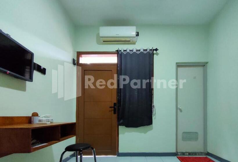 Отель Saijaan Guesthouse Unej Redpartner