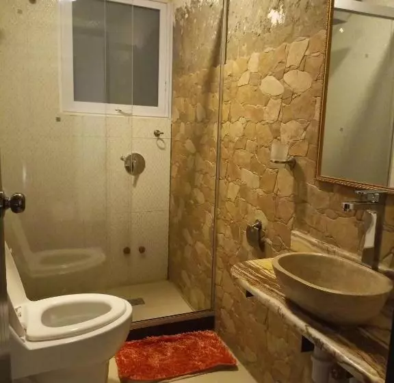 هتل Salty House