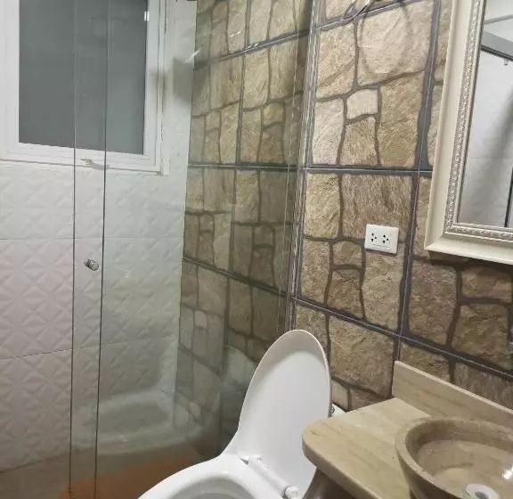 هتل Salty House