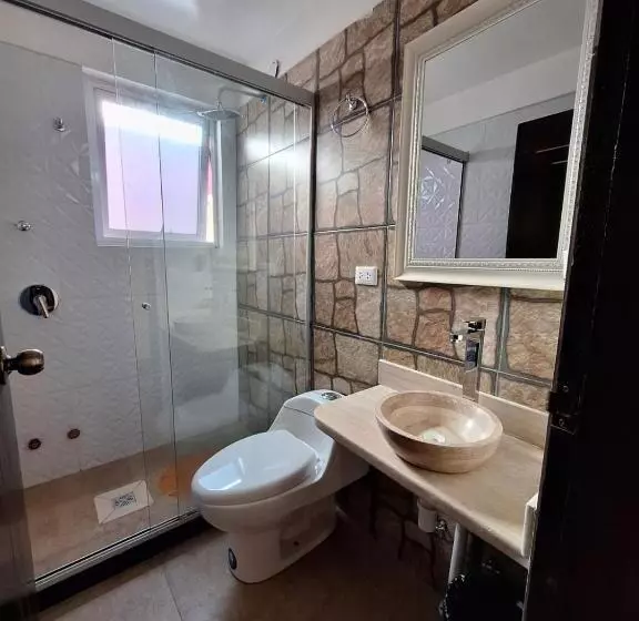 هتل Salty House