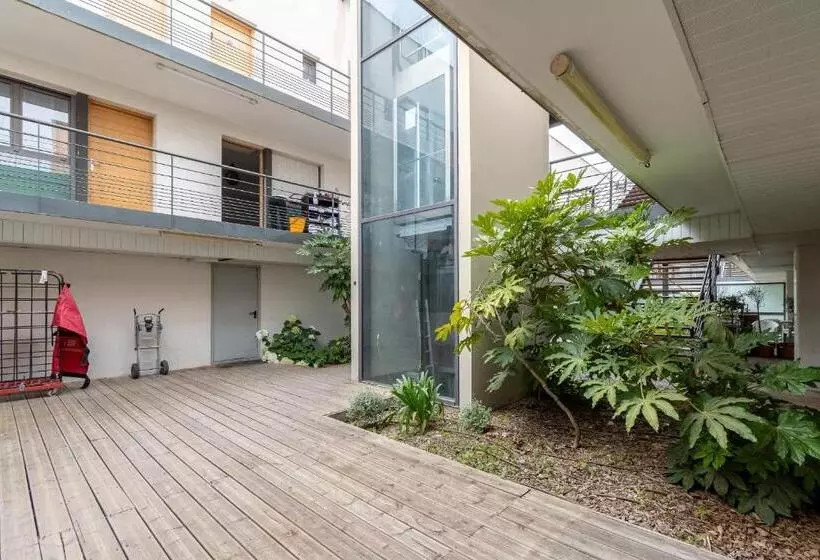 Le Petit Patio Fleuri