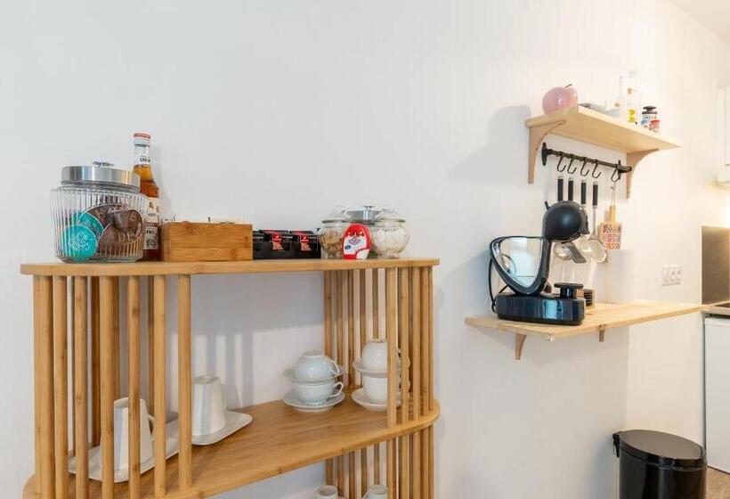 Le Petit Patio Fleuri