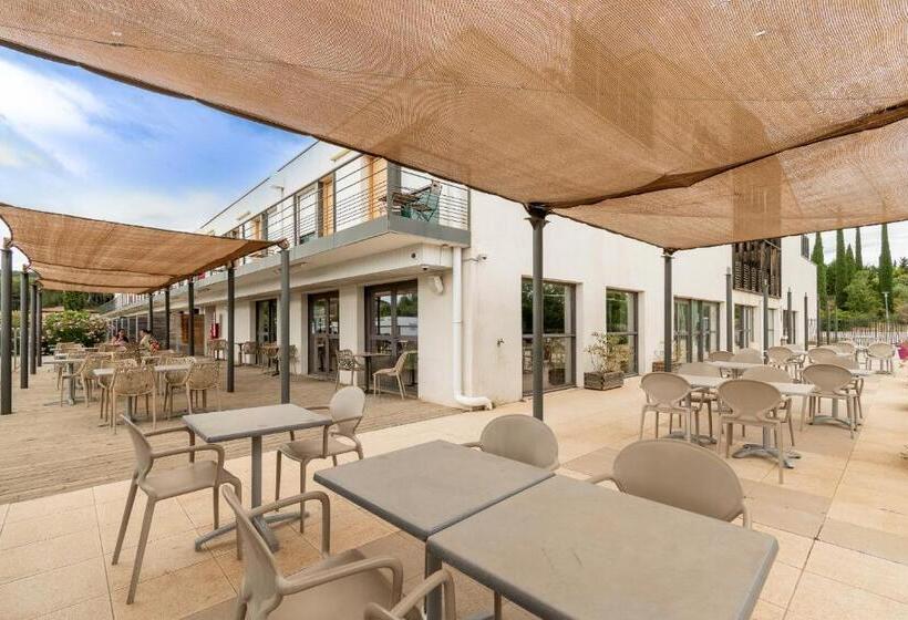 Le Petit Patio Fleuri