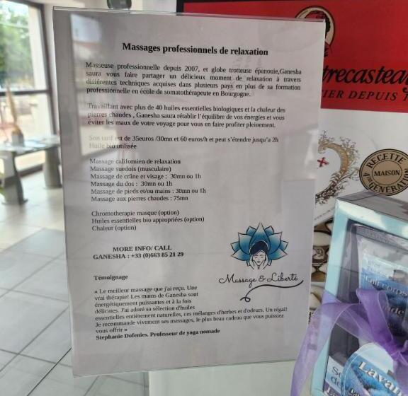 Le Petit Patio Fleuri