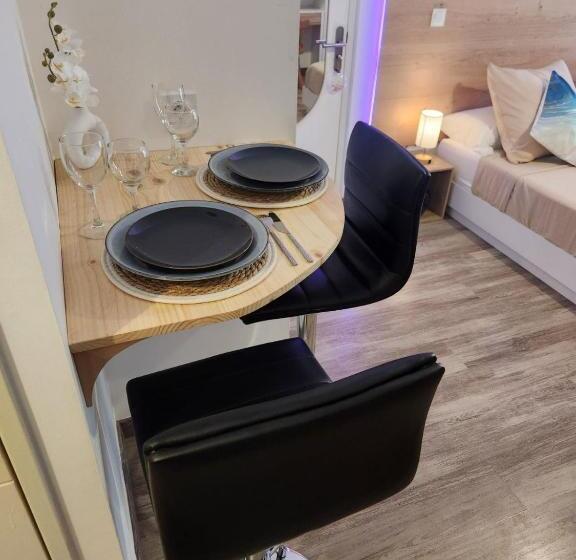 Le Petit Patio Fleuri