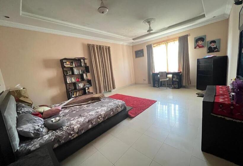 پانسیون Gilanis